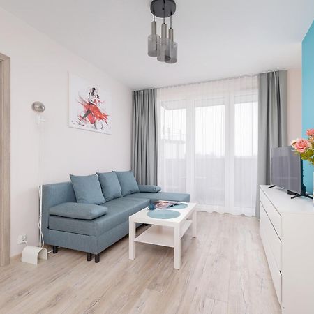 Cozy Apartments Laszkiewicza With Parking By Noclegi Renters Krakow Bagian luar foto