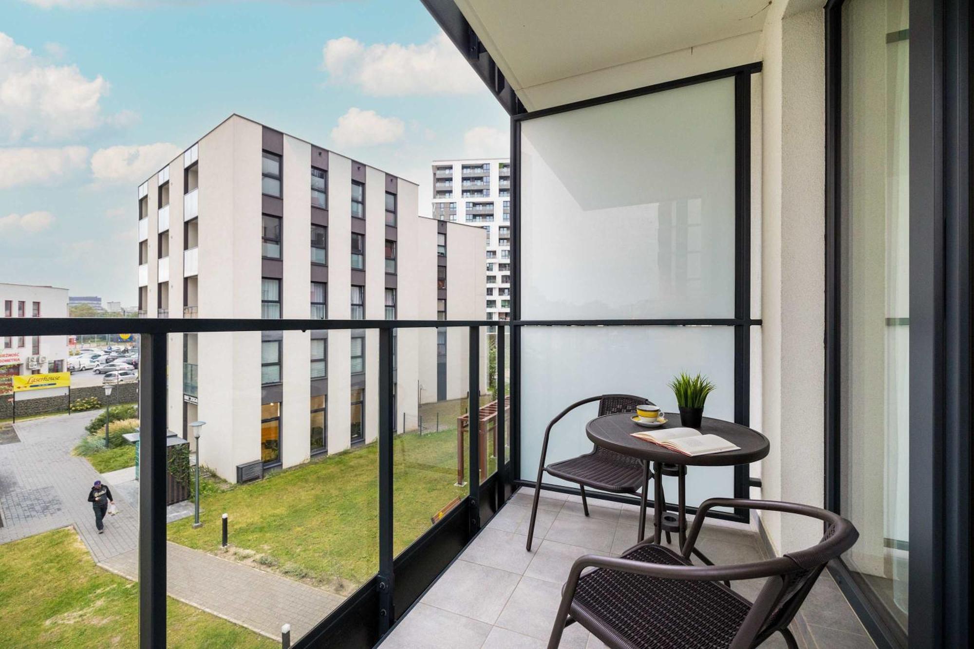 Cozy Apartments Laszkiewicza With Parking By Noclegi Renters Krakow Bagian luar foto