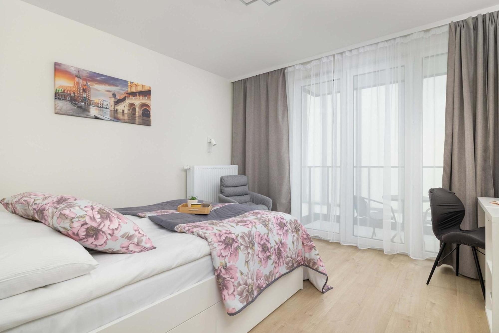 Cozy Apartments Laszkiewicza With Parking By Noclegi Renters Krakow Bagian luar foto