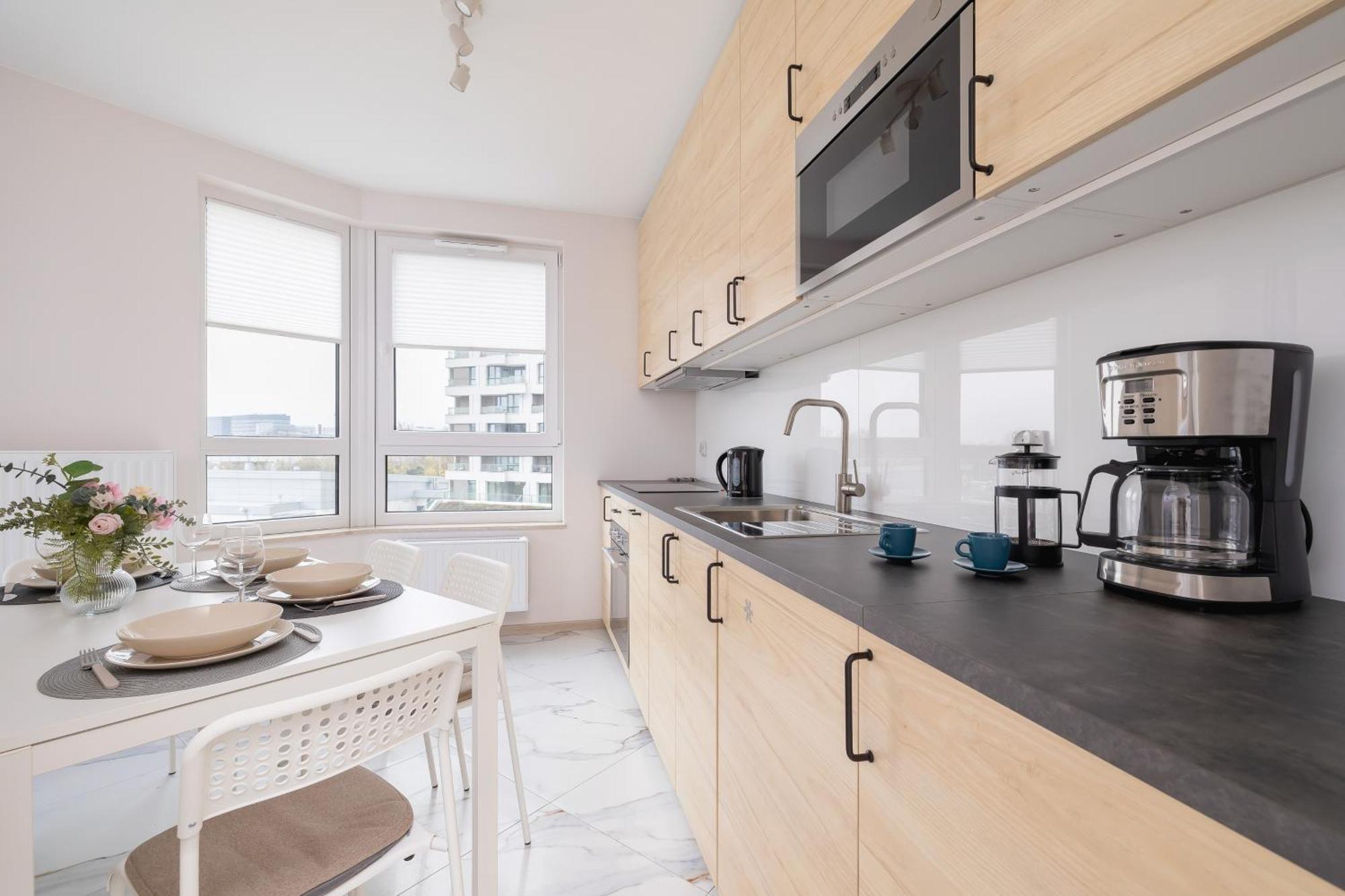Cozy Apartments Laszkiewicza With Parking By Noclegi Renters Krakow Bagian luar foto